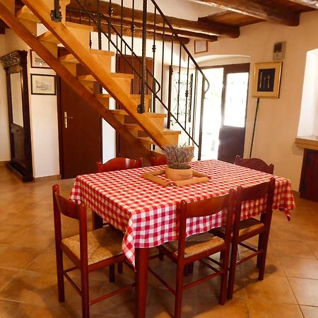 Casa Istriana Nona Pina Villa Kastelir Luaran gambar