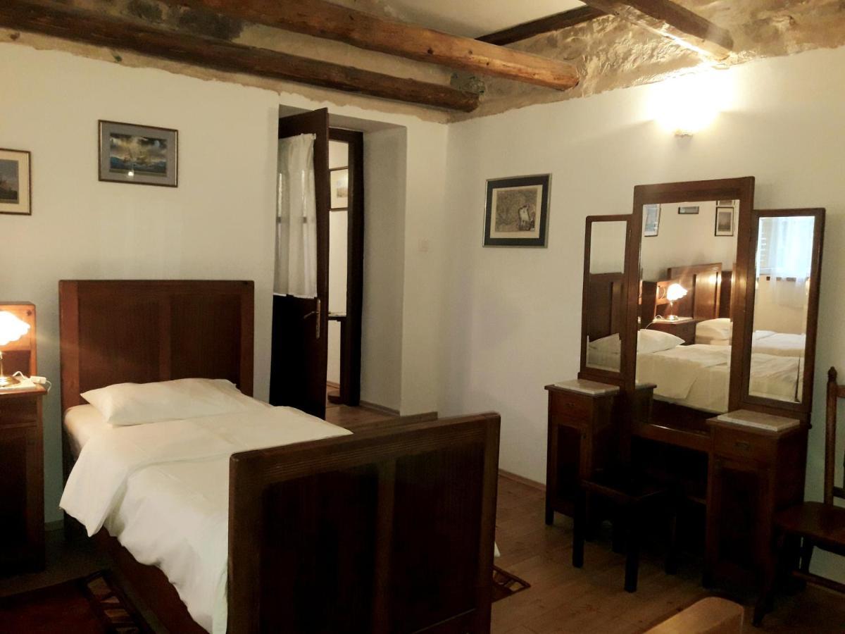 Casa Istriana Nona Pina Villa Kastelir Luaran gambar