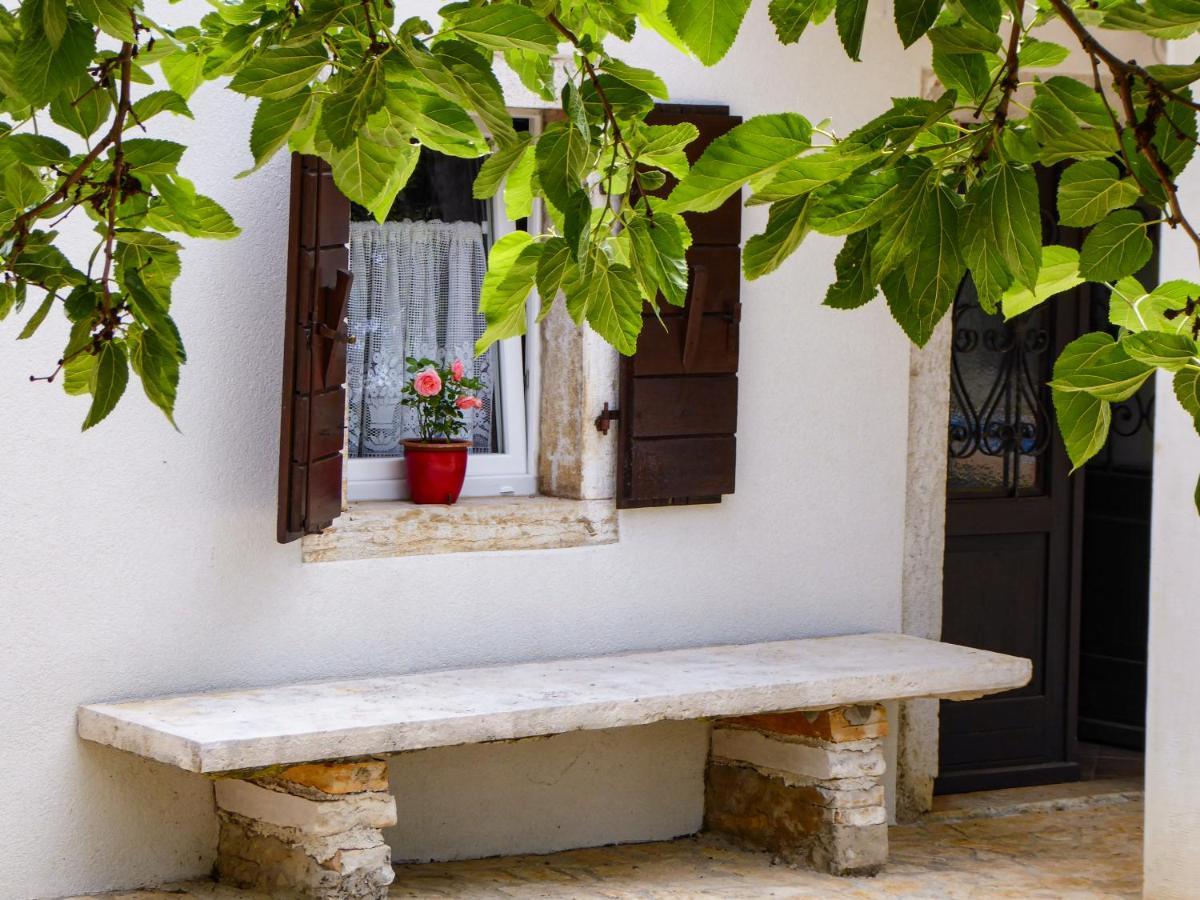 Casa Istriana Nona Pina Villa Kastelir Luaran gambar