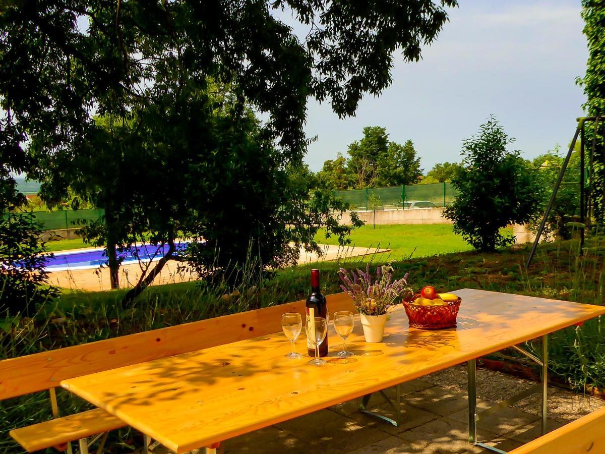Casa Istriana Nona Pina Villa Kastelir Luaran gambar